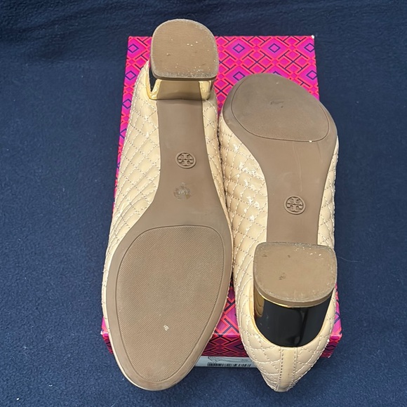 Tory Burch Cream Quilted Women's Shoes - Picture 2 of 8
